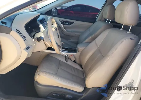 2015 Nissan Altima 2.5 z USA, uszkodzony, nr VIN 1N4AL3AP1FN351977